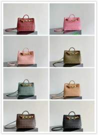 Picture of Bottega Veneta Handbags _SKUfw216010382fw